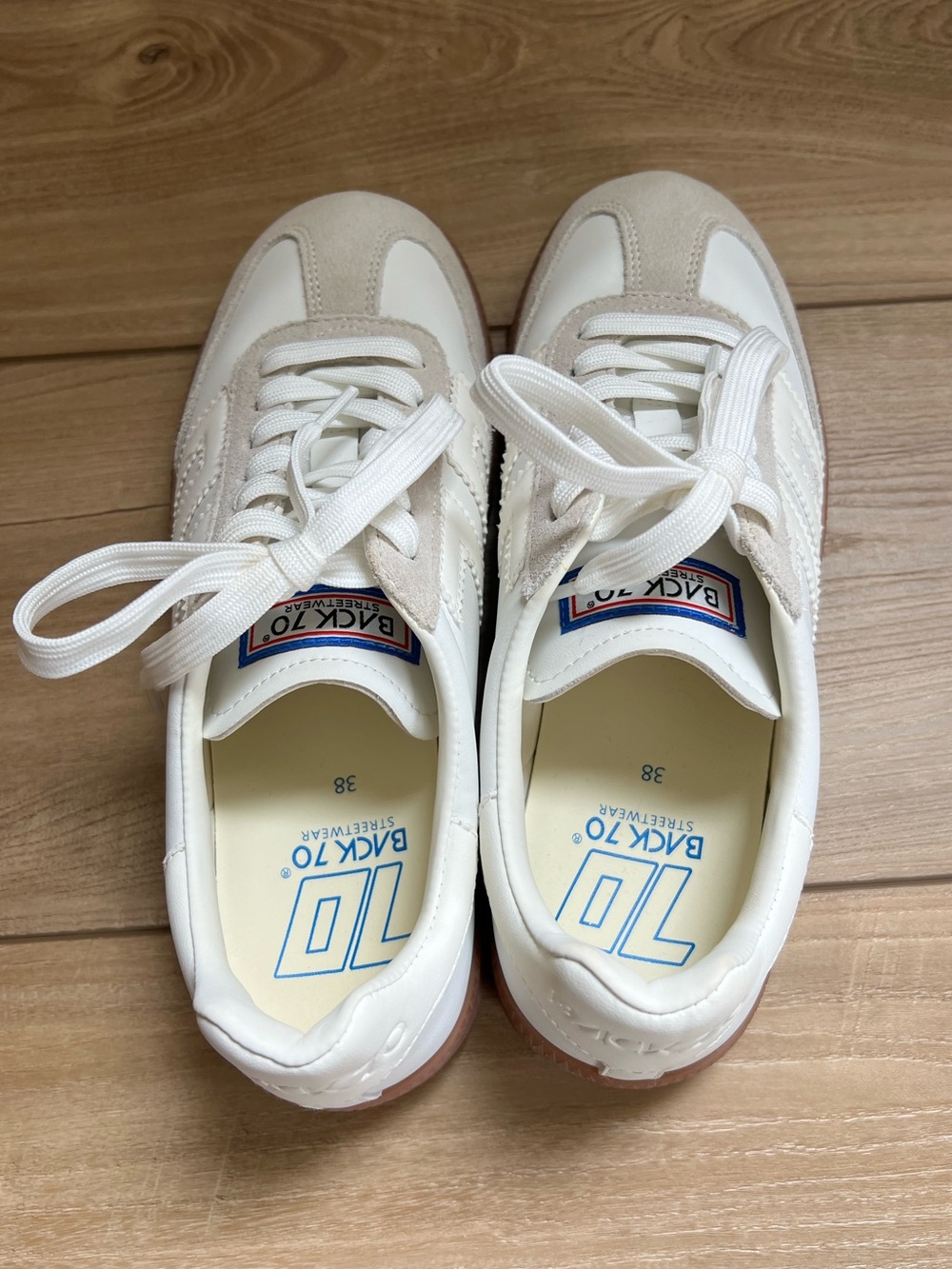 White Back 70 Sneakers - Picture 5 of 10